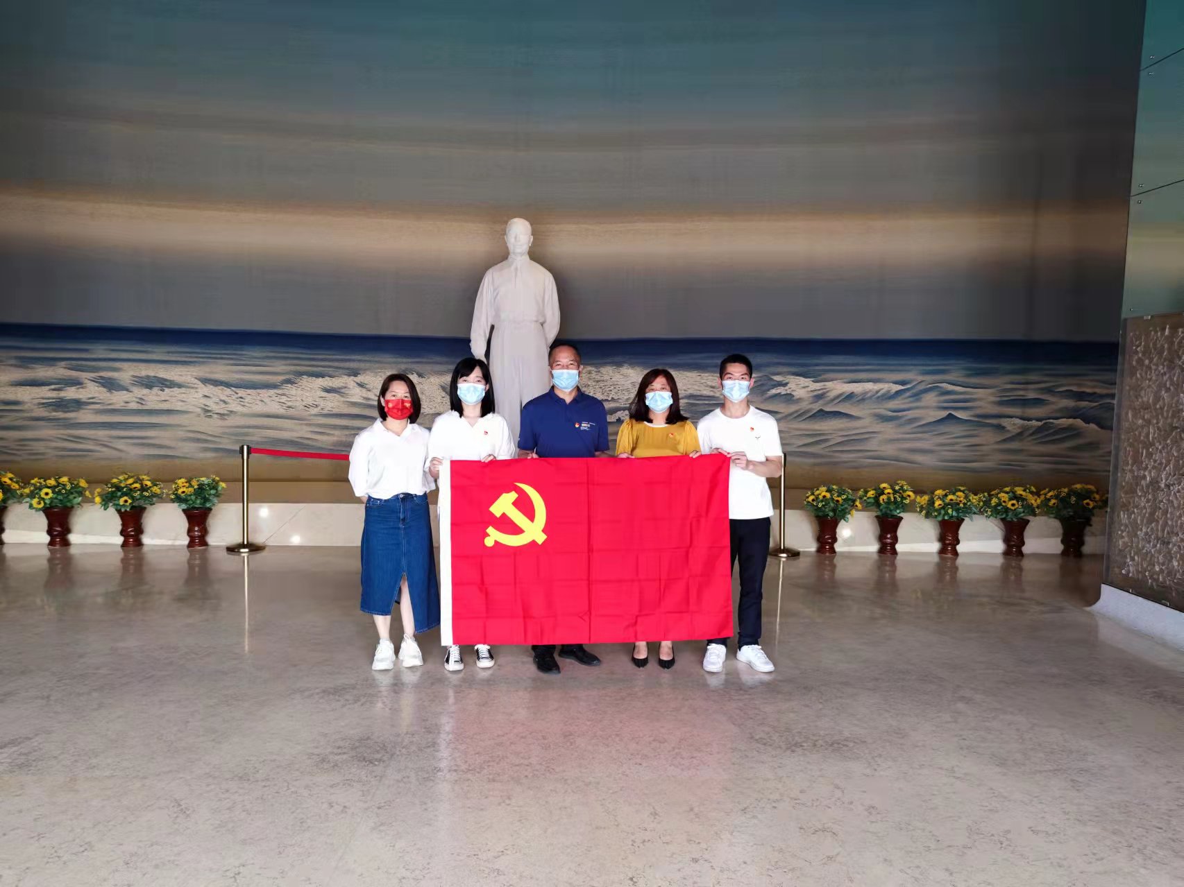 2022年4月24日广德信公司党支部组织参观陈嘉庚纪念馆1.jpg